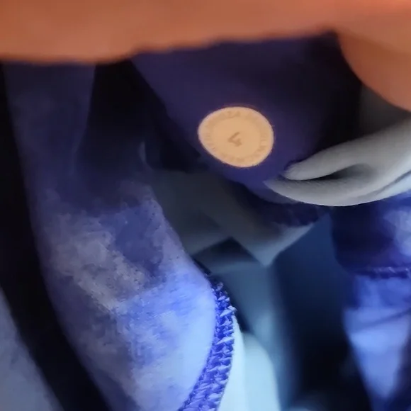 Two Toned Blue Tye Dye Lululemon Align Leggings - Picture 3 of 4